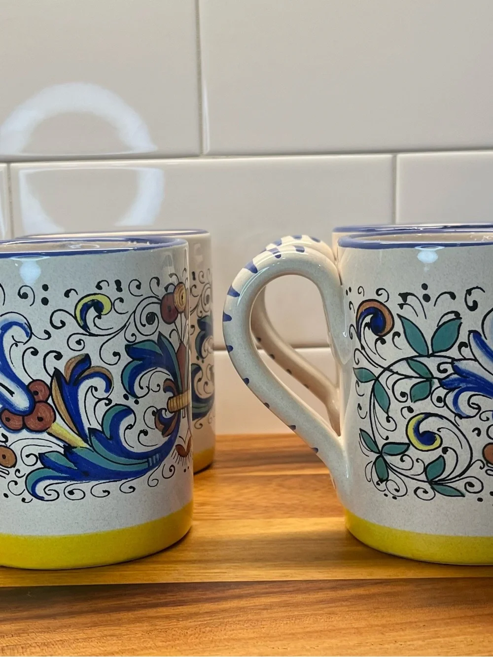 Set Of 4 Meridiana Ceramiche Italian Hand Painted Pottery Coffee/ Tea Mugs